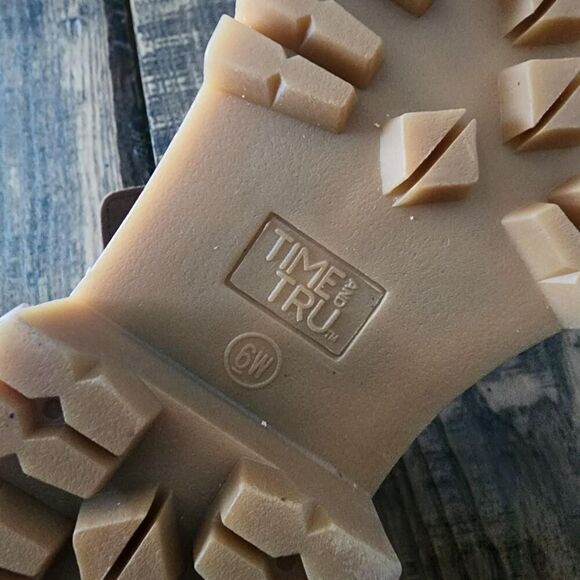 Time-and-tru Women's White and Brown Boots Size 6 Wide - Picture 3 of 6